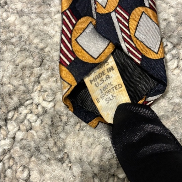 Vintage Oscar de la Renta Geometric Patterned Tie - Black and Gold - 60” - Picture 5 of 5